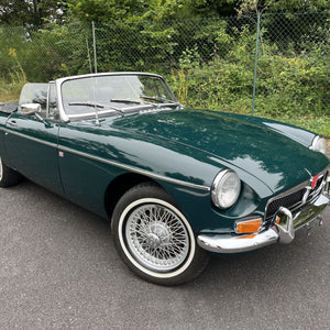 1974 MGB cabriolet vert anglais roues rayons